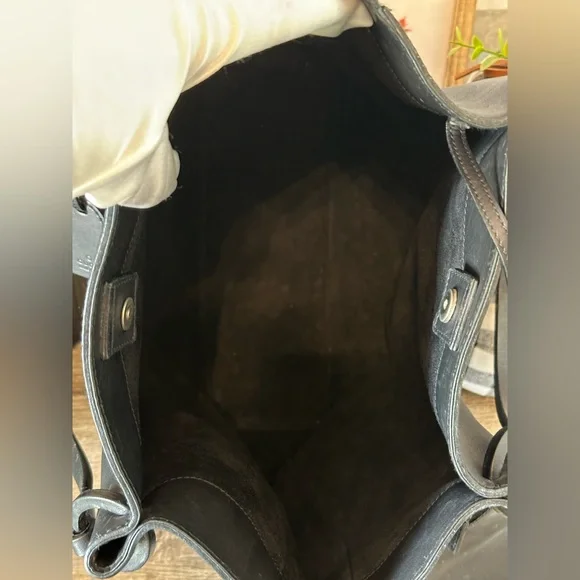 Gucci 101920 Black Leather Shopper Tote w/ Attached Zip Pouch - Picture 11 of 16